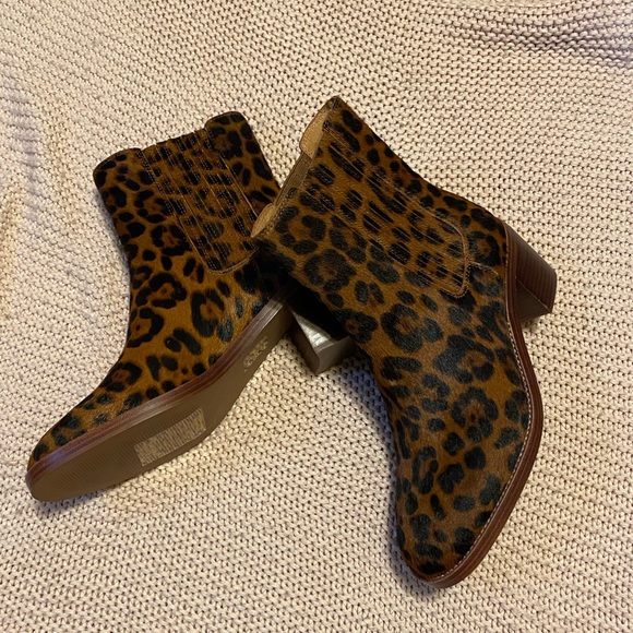 🍂 NWOT Madewell Chelsea Boots Calf Hair Leopard🍂 - Picture 4 of 9